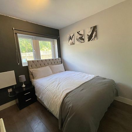 Letzi Premium Cozy Retreat Private En-Suite Rooms, Wembley Londres Extérieur photo