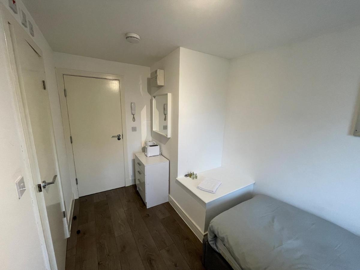 Letzi Premium Cozy Retreat Private En-Suite Rooms, Wembley Londres Extérieur photo