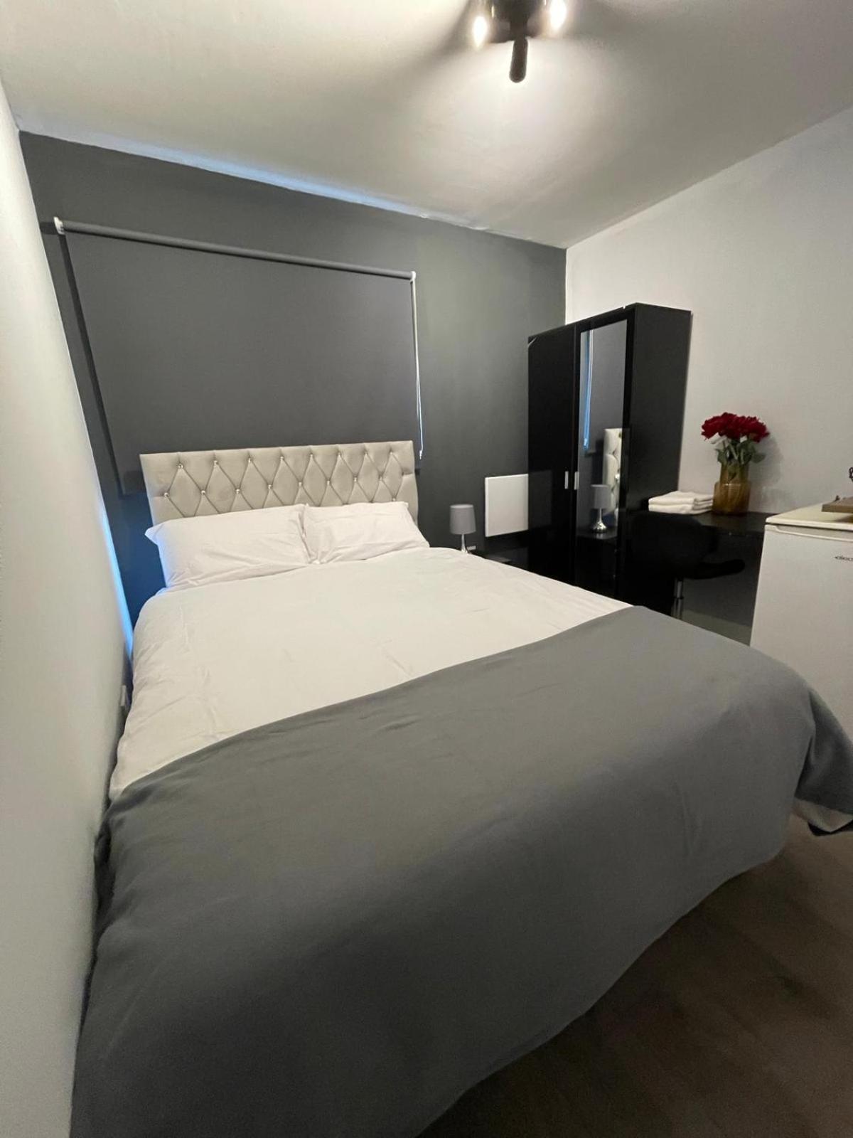 Letzi Premium Cozy Retreat Private En-Suite Rooms, Wembley Londres Extérieur photo
