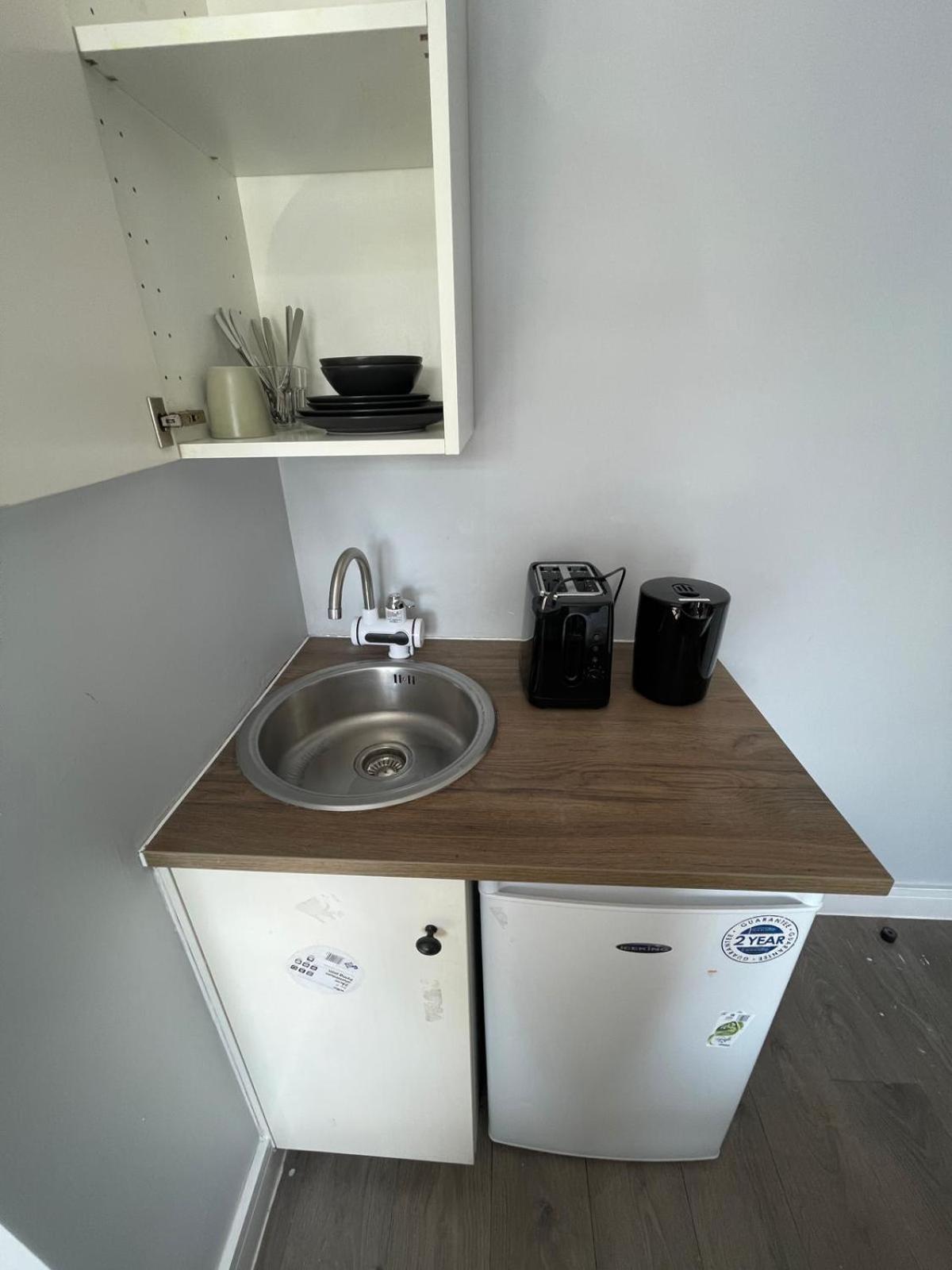 Letzi Premium Cozy Retreat Private En-Suite Rooms, Wembley Londres Extérieur photo