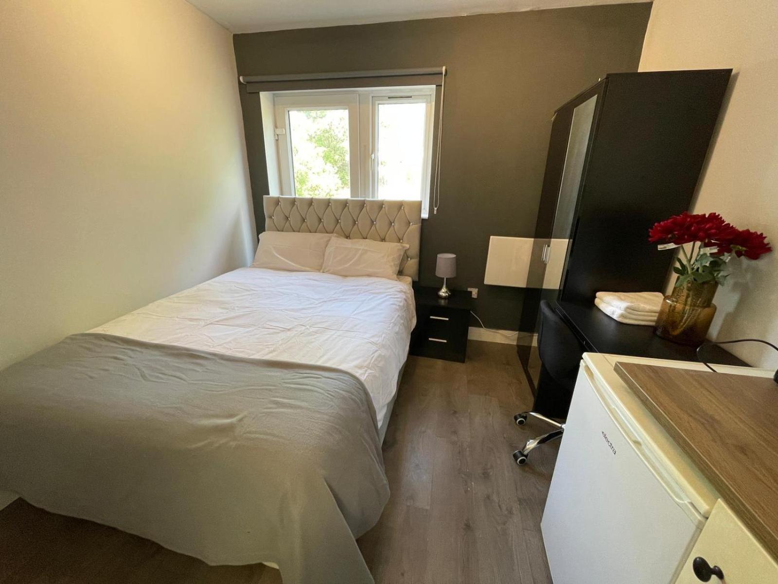 Letzi Premium Cozy Retreat Private En-Suite Rooms, Wembley Londres Extérieur photo