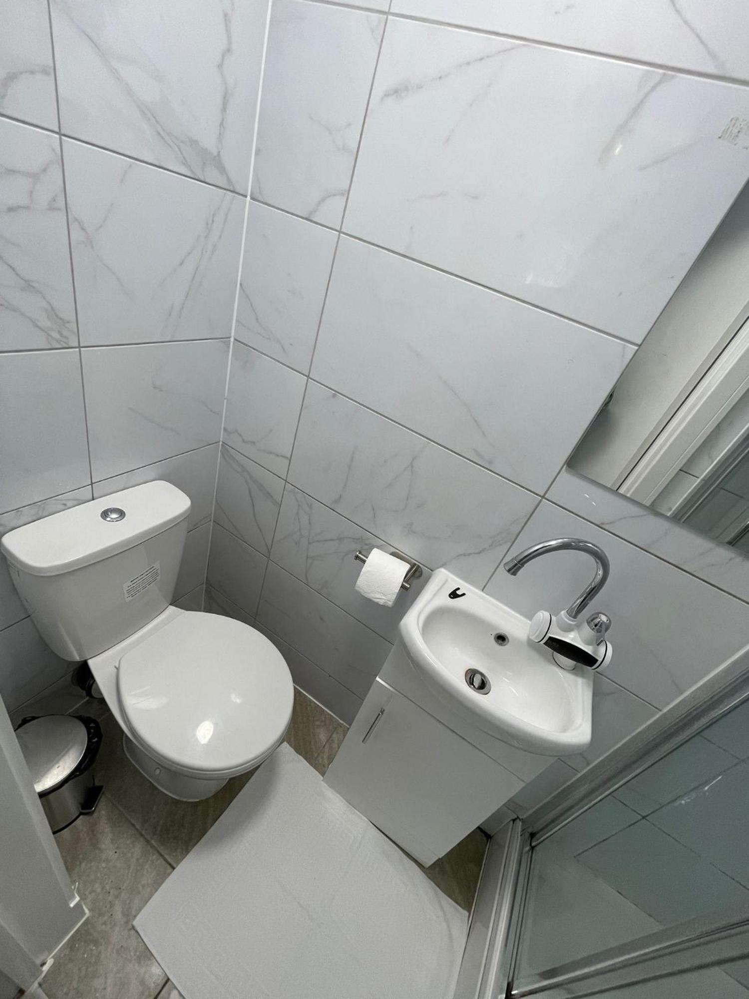 Letzi Premium Cozy Retreat Private En-Suite Rooms, Wembley Londres Extérieur photo