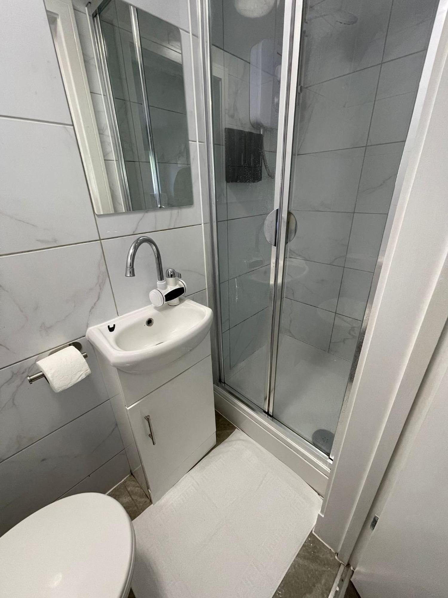 Letzi Premium Cozy Retreat Private En-Suite Rooms, Wembley Londres Extérieur photo