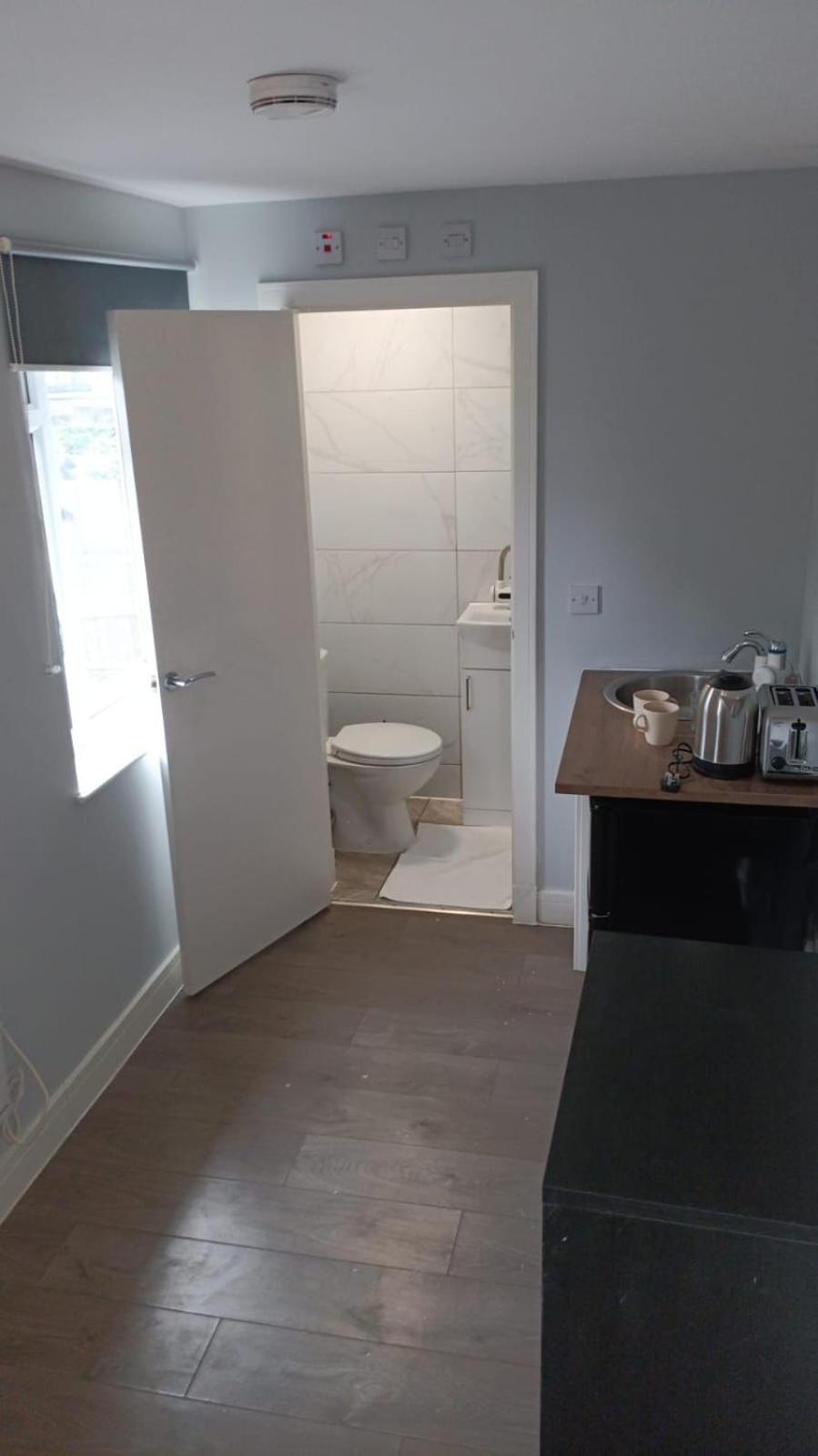 Letzi Premium Cozy Retreat Private En-Suite Rooms, Wembley Londres Extérieur photo