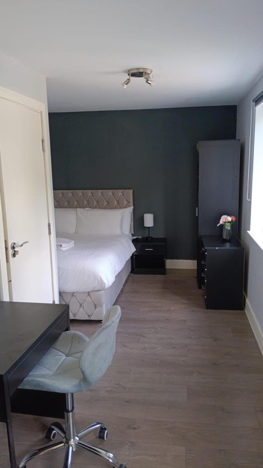 Letzi Premium Cozy Retreat Private En-Suite Rooms, Wembley Londres Extérieur photo