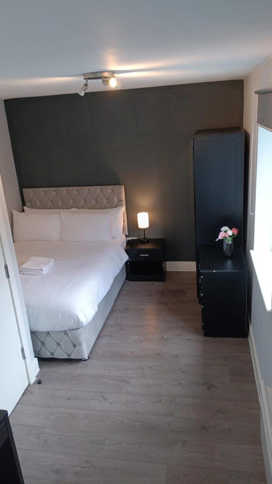 Letzi Premium Cozy Retreat Private En-Suite Rooms, Wembley Londres Extérieur photo