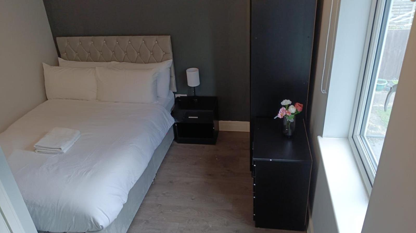 Letzi Premium Cozy Retreat Private En-Suite Rooms, Wembley Londres Extérieur photo