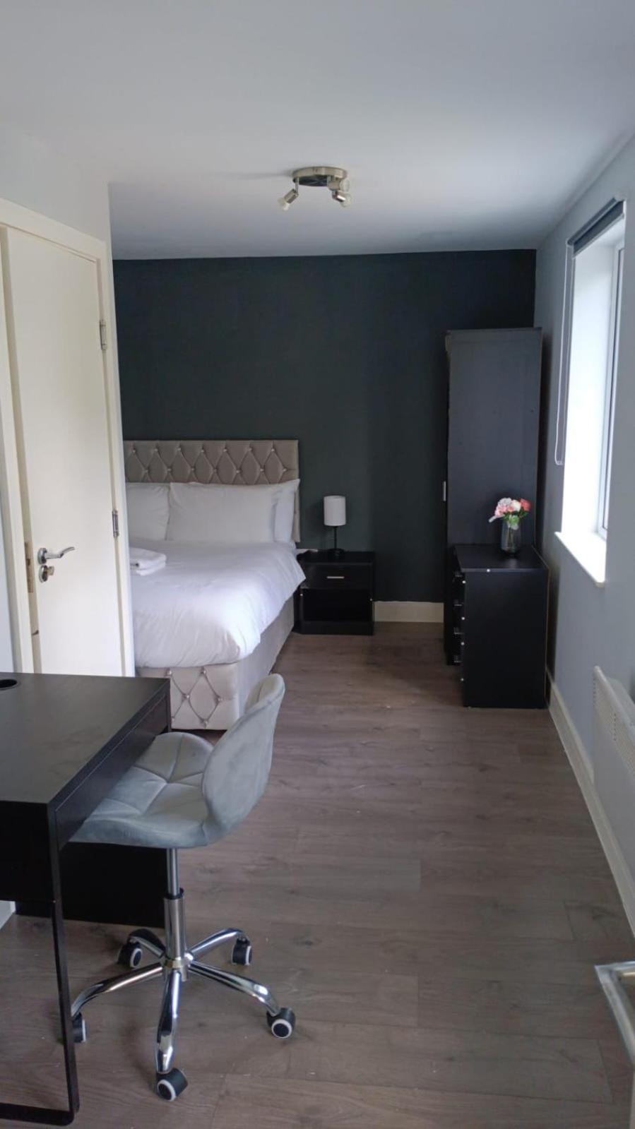 Letzi Premium Cozy Retreat Private En-Suite Rooms, Wembley Londres Extérieur photo
